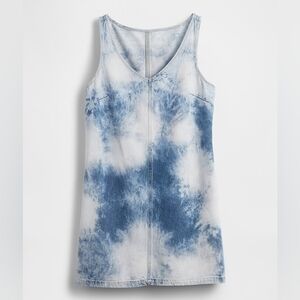 Light Blue Gap UltraSoft Denim Tie-Dye Mini, Medium Petite, Pockets, Boho